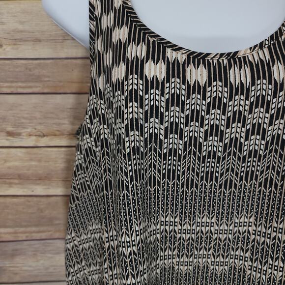 XXI Forever 21 Sleeveless Top Small Black White Patterned Blouse Tank‎ - Picture 2 of 3